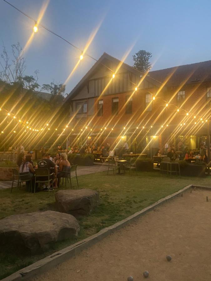 Alpine Hotel, Eat Drink Sleep Warburton Exterior foto